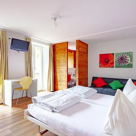 Отель Vallatscha 3*