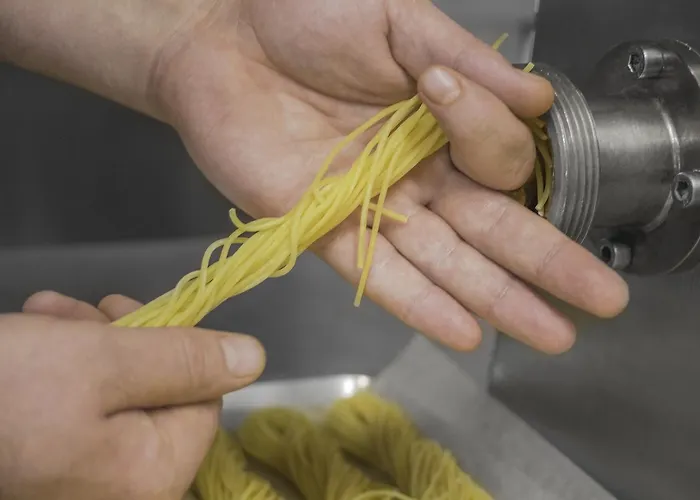 Vallatscha فندق Curaglia