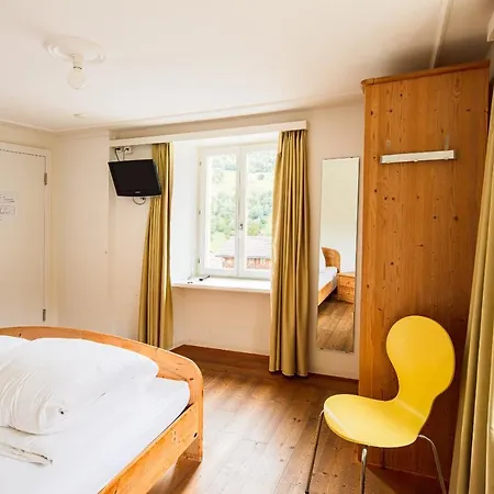Hotel Vallatscha 3*